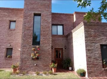 Casa de 5 ambientes, Tigre · Gran Oportunidad Casa a La Laguna Barrio San Francisco, Villanueva