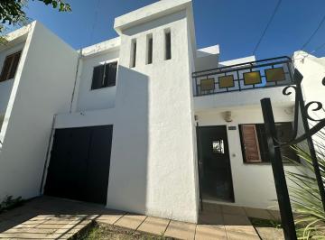 Casa · 100m² · 8 Ambientes · 1 Cochera · Casa en Venta Còrdoba Parque Atlantica, 3 Dorm. Apto Credito