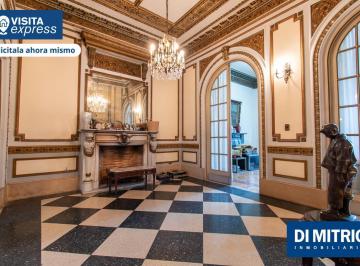 Primer Piso - Hall · Petit Hotel de 12 Ambientes en Impecable Estado – Ideal Inversión con Identidad
