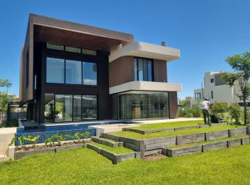 Casa · 500m² · 6 Ambientes · 4 Cocheras · Casa de 6 Ambientes en Venta en El Yacht, Nordelta