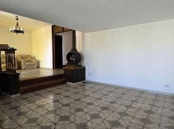 Casa · 194m² · 4 Ambientes · 2 Cocheras · Venta Casa 4 Amb con Doble Jardín y Cochera Subterránea en Corrientes 1700, Martínez