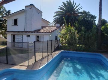Casa · 178m² · 4 Ambientes · 2 Cocheras · Vendo Casa 3 Dorm. a Una Cuadra del Lago