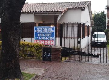 Casa de 4 ambientes, Esteban Echeverría · Chalet en Venta en Excelente Zona