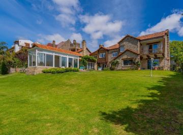 Casa · 579m² · 6 Ambientes · 2 Cocheras · Residencia en Zona Alem Residencial - Playa Grande