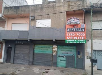 Bodega-Galpón · 417m² · 5 Ambientes · Edificio 3 Plantas - Pb Galpón - 1º Dpto 3 Amb - 2º Dpto 2 Amb - 417 m² Edificados - Casanova