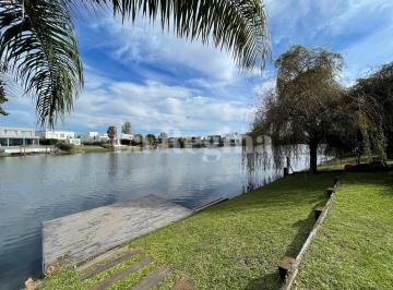 Casa · 350m² · 5 Ambientes · 2 Cocheras · Casa en Alquiler en Los Alisos, Nordelta, Tigre