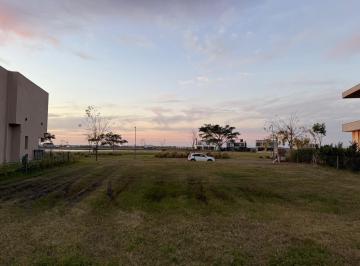 Terreno · 884m² · Terreno en Venta en Barrio Costas, Puertos del Lago