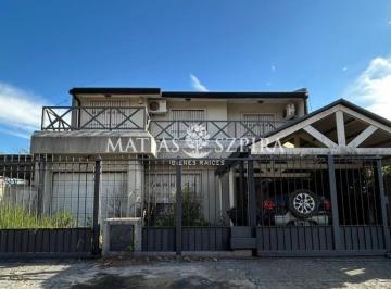 MSB-MS2-8607_2 · Casa en Venta 5 Ambientes Castelar Norte