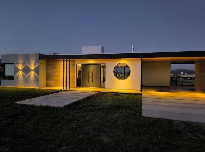 Casa · 350m² · 3 Ambientes