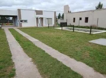 Casa · 135m² · 3 Ambientes · Casa en Alquiler - 2 Dorm. 2 Baños - El Pato