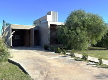Casa de 5 ambientes, Rosario · Venta Casa Country Los Pasos Golf de 3 Dorm.