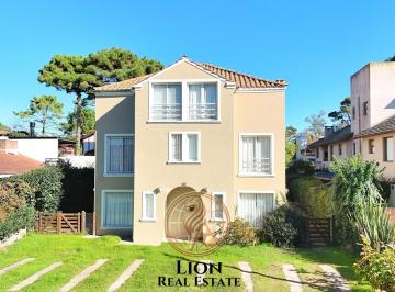 PH · 115m² · 4 Ambientes · Venta Tríplex 3 Habitaciones y Tres Baños