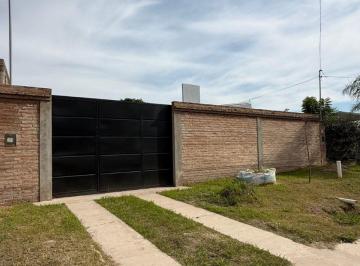 Casa · 90m² · 3 Ambientes · 2 Cocheras · Se Vende Casa a Estrenar!