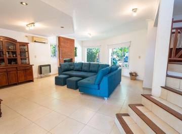 Casa · 155m² · 4 Ambientes · 1 Cochera · Venta Casa 4 Amb Haras Maria Elena Pileta Cochera