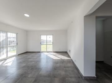 Casa · 70m² · 3 Ambientes · 2 Cocheras · Casa en Funes Norte