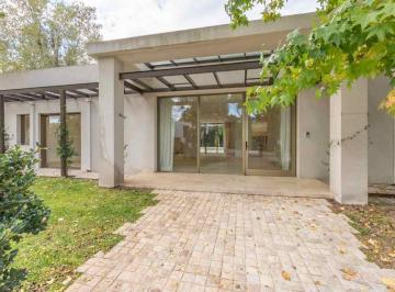Casa · 400m² · 6 Ambientes · 4 Cocheras · Venta Casa Moderna a Estrenar Highland Park Pilar
