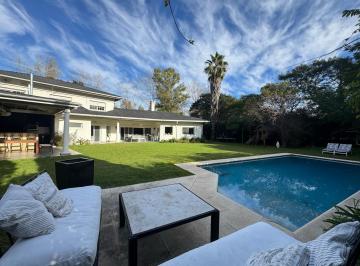 Casa · 325m² · 6 Ambientes · 4 Cocheras · Casa en Venta en Mayling, 4 Dorm.!