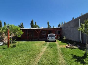 Casa · 100m² · 4 Ambientes · Casa en Venta, 2 Dorm., Plottier.