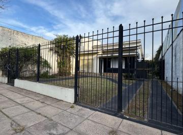 Casa · 420m² · 2 Dormitorios · 4 Cocheras · Venta Casa 3 Amb Moreno Centro