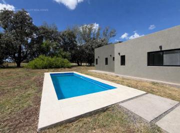 Casa · 166m² · 4 Ambientes · 1 Cochera · Casa a La Venta en El Cardal II