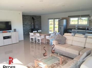 Casa de 5 ambientes, Rama Caída · Vendo Casa a Estrenar - Zona Rama Caída, Muy Bien Ubicada - Contacto: