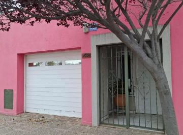Casa de 7 ambientes, Córdoba · Casa en Venta - 3 Dorm. - Barrio Zumarán - Excelente Oportunidad!