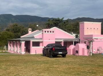 Quinta vacacional de 4 ambientes, Raco · Casa de Campo