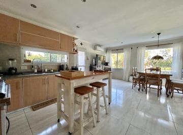 Casa · 203m² · 5 Ambientes · 2 Cocheras · Casa en Venta, Apto Crédito en Barrio San Francisco, Villanueva, Tigre.