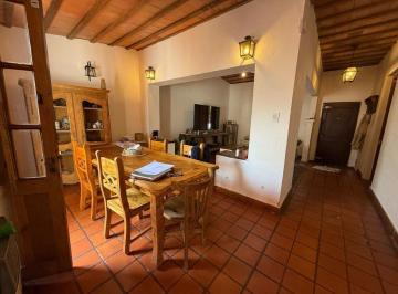 Casa · 167m² · 6 Ambientes · 1 Cochera · Alquiler Casa de 3 Dorm. y Cochera en Candioti Sur