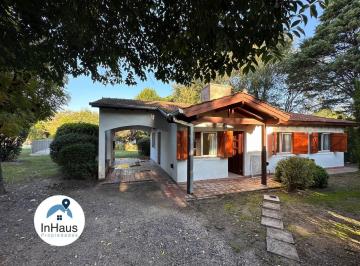 Casa · 120m² · 4 Ambientes · 1 Cochera · Casa con Pileta en Barrio Egloff en Villa General Belgrano