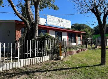 Casa · 700m² · Casa con Galpón y Salón Comercial