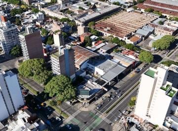 Local comercial · 2085m² · 12 Ambientes · Local Comercial Av Pellegrini Al 3000