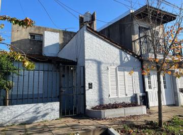 Casa · 147m² · 5 Ambientes · 1 Cochera · Casa en Venta en Pergamino con Patio