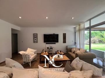 Casa · 170m² · 4 Ambientes · Casa en Venta en Costa Esmeralda