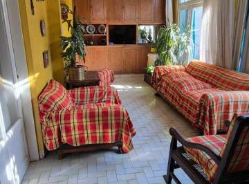 Casa · 141m² · 6 Ambientes · 1 Cochera · ¡Ideal Inversores! Venta Casa en Zona Estratégica – San Martín Centro