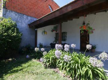 Casa · 123m² · 4 Ambientes · 1 Cochera · Venta Casa 3amb con Jardin El Talar
