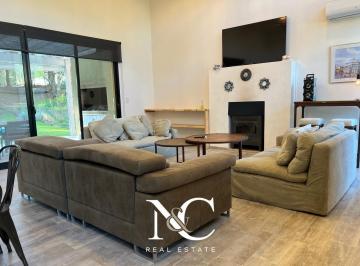 Casa · 200m² · 5 Ambientes · Casa en Venta en Costa Esmeralda