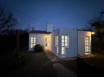 Casa de 5 ambientes, Villa Allende · Enorme Terreno con Hermosa Casa en Villa Allende!
