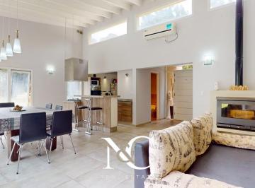 Casa · 142m² · 4 Ambientes · Casa en Venta en Costa Esmeralda 4 Ambientes C/ Gas