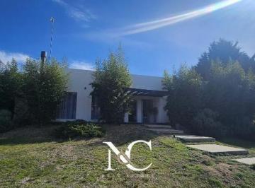 Casa · 250m² · 4 Ambientes · 4 Cocheras · Casa en Venta en Costa Esmeralda Golf I