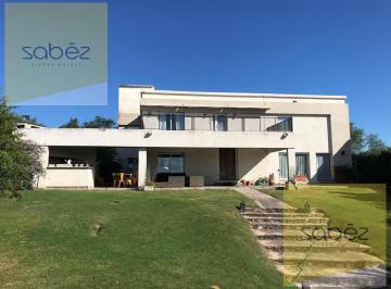 Casa · 297m² · 5 Ambientes · 1 Cochera · Casa - Mendiolaza