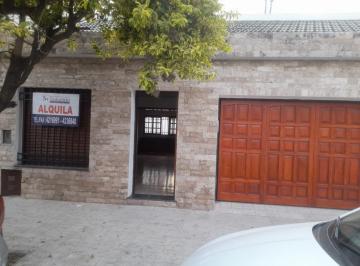 Casa de 8 ambientes, Córdoba · Hermosa Casa de 3d con Patio y Cochera en Barrio San Martin!