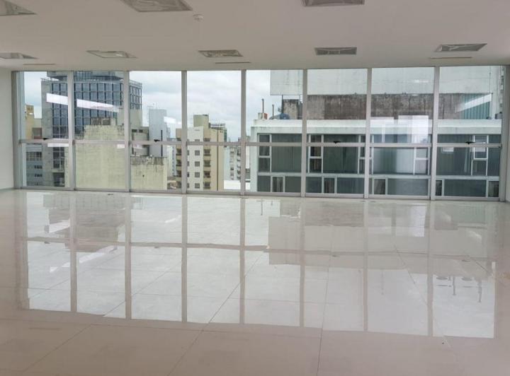 Oficina comercial · 100m² · 2 Ambientes · 1 Cochera
