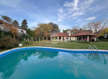 Casa · 190m² · 5 Ambientes · 2 Cocheras · Casa 5 Ambientes. | Armada Argentina 650