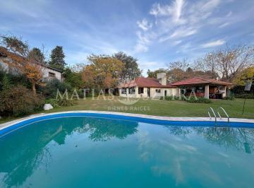 Casa · 190m² · 5 Ambientes · 2 Cocheras · Casa 5 Ambientes. | Armada Argentina 650