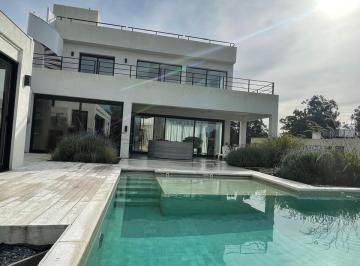 Casa de 8 ambientes, Costa Esmeralda · Senderos III 411 - 6 Dorm C/pileta