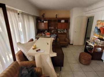 Casa · 127m² · 4 Ambientes · 2 Cocheras · Chalet 4 Amb con Parque