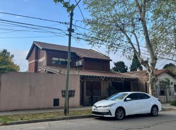 Casa de 4 ambientes, Esteban Echeverría · Excelente Chalet en Venta