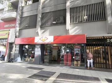 Local comercial · 240m² · 1 Ambiente · 2 Cocheras · Local Comercial en