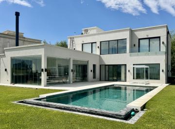 Casa · 236m² · 5 Ambientes · 2 Cocheras · Casa en Venta San Lucas Canning San Vicente